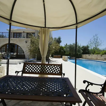 Villa Constantinos